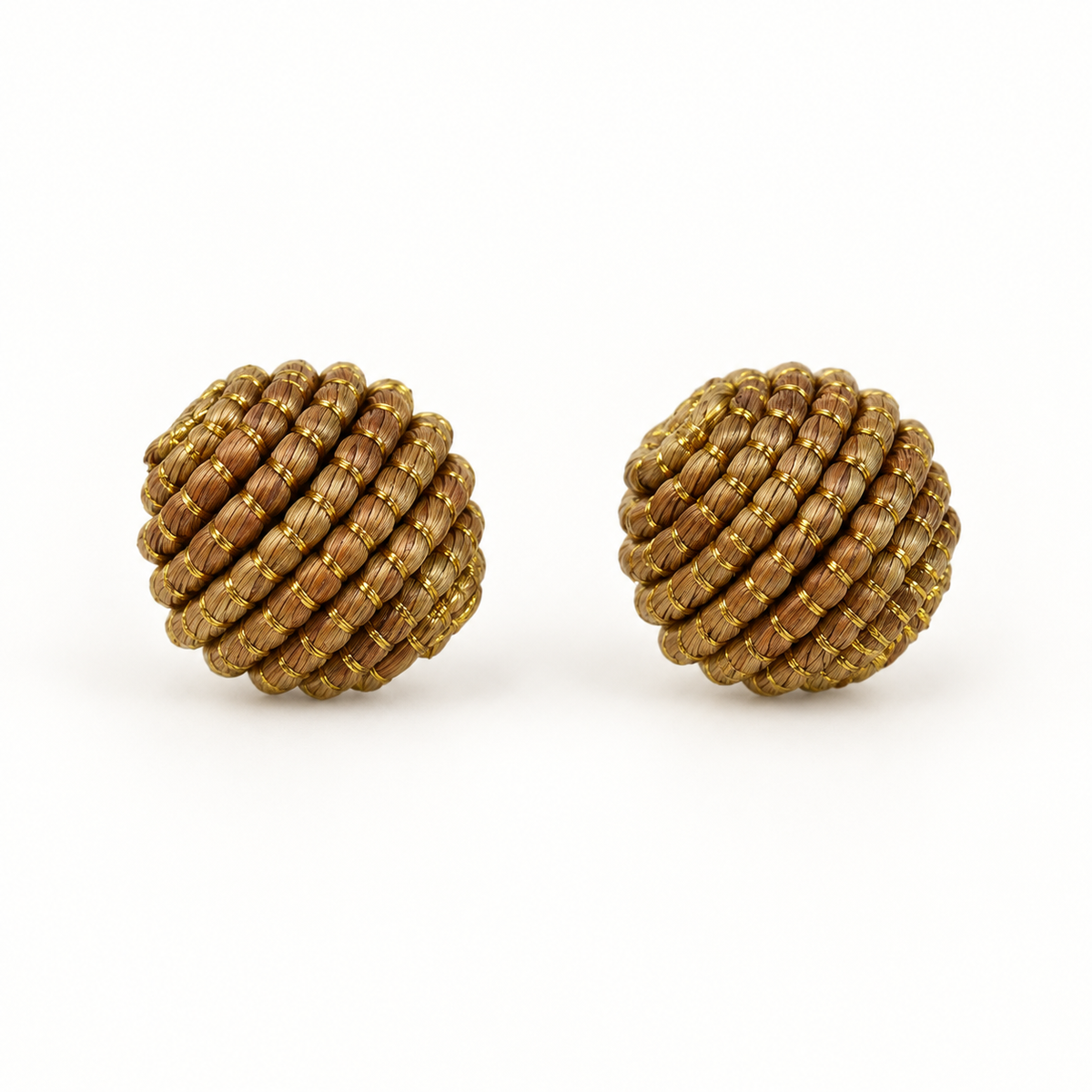 Vida Esfera Dourada Stud Earrings