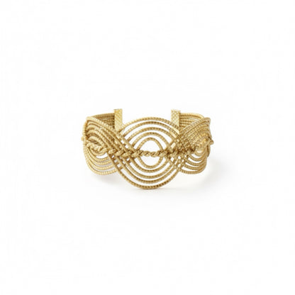 Helinn Mistério da Terra golden grass cuff bracelet from the Vida Collection on white background
